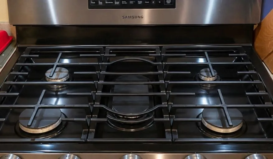 A spotless gas stovetop after a PureMind deep clean